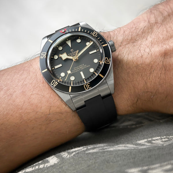 (PRE-ORDER) END LINK RUBBER STRAP FOR TUDOR BLACK BAY 58