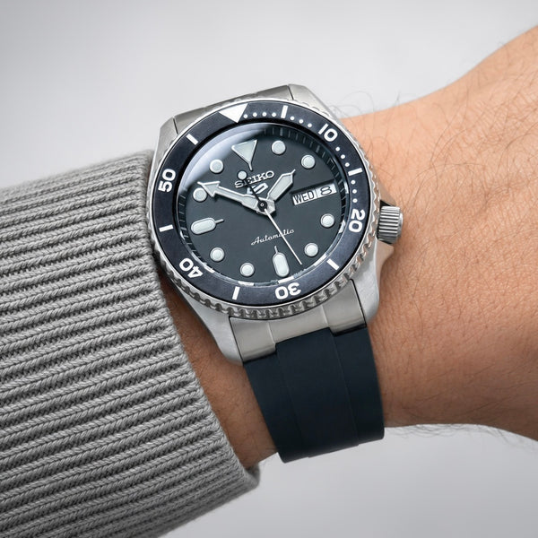 END LINK RUBBER STRAP FOR SEIKO 5 SPORTS 38